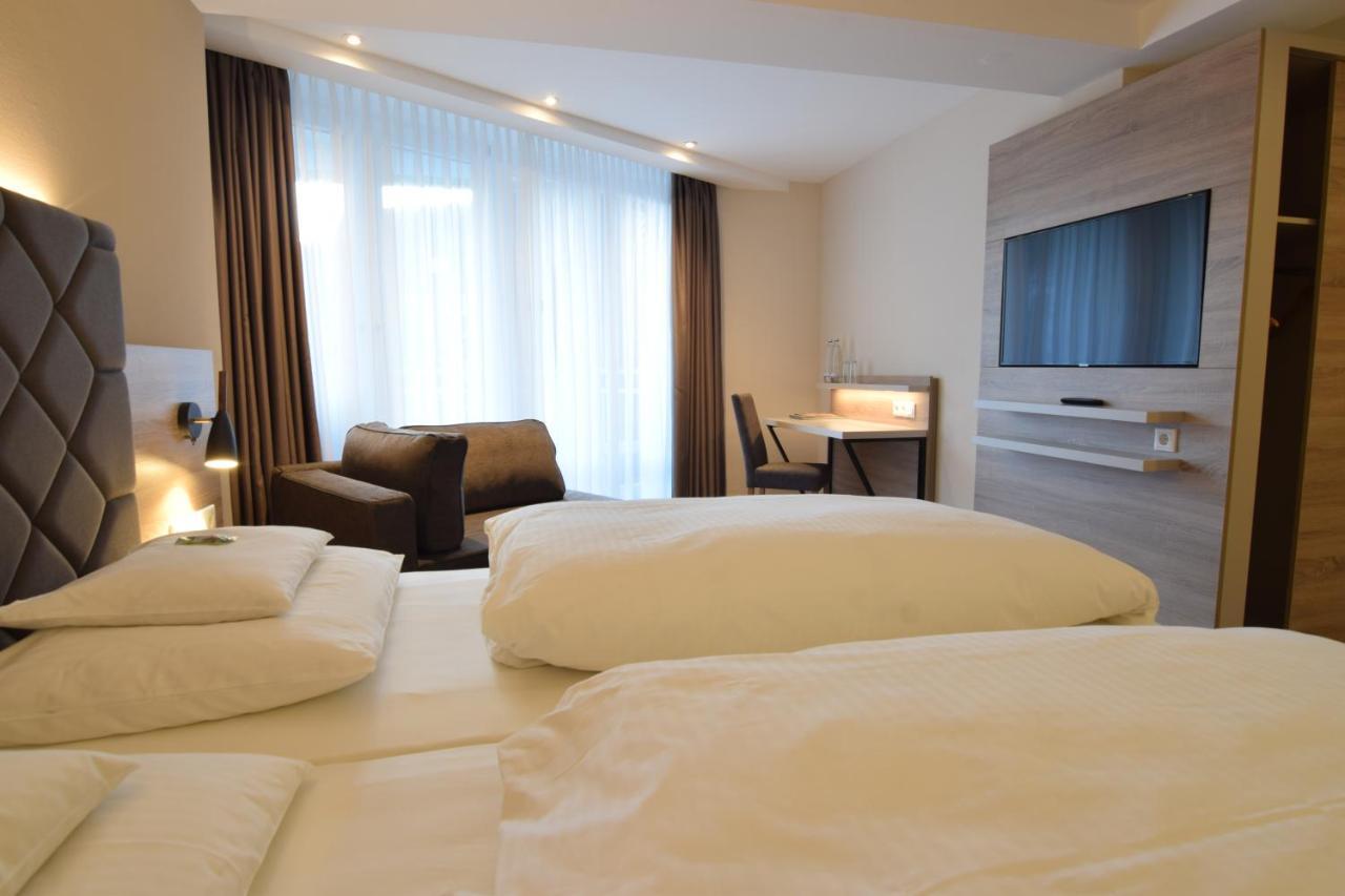 Doppelzimmer mit Balkon